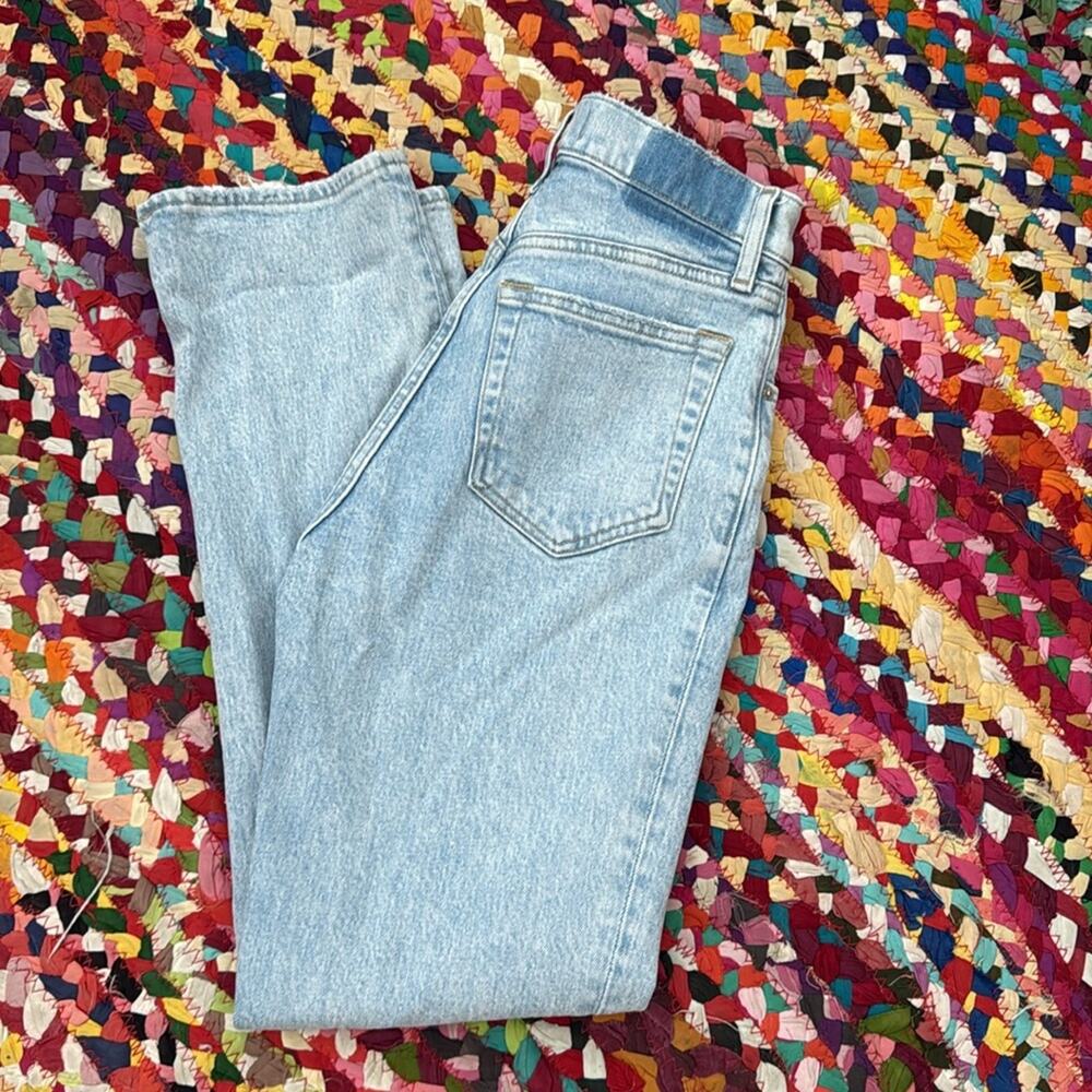 Abercrombie & Fitch The 90s Straight Ultra High Rise Criss-Cross Button Jeans
